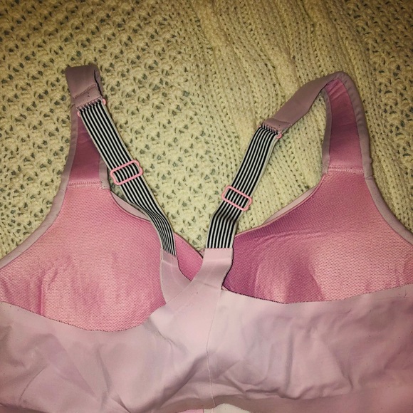 Victoria’s Secret Sports Bra - Picture 2 of 4